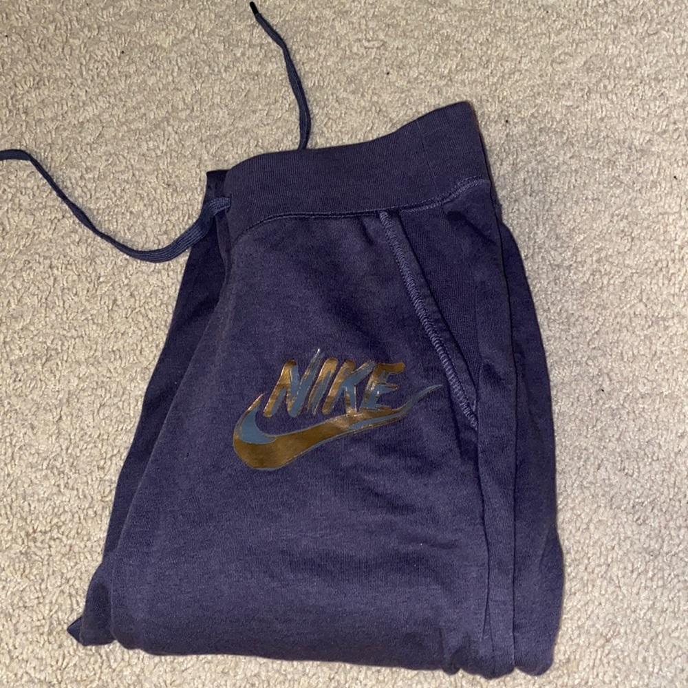 Woman’s/ girls Nike sweatpants